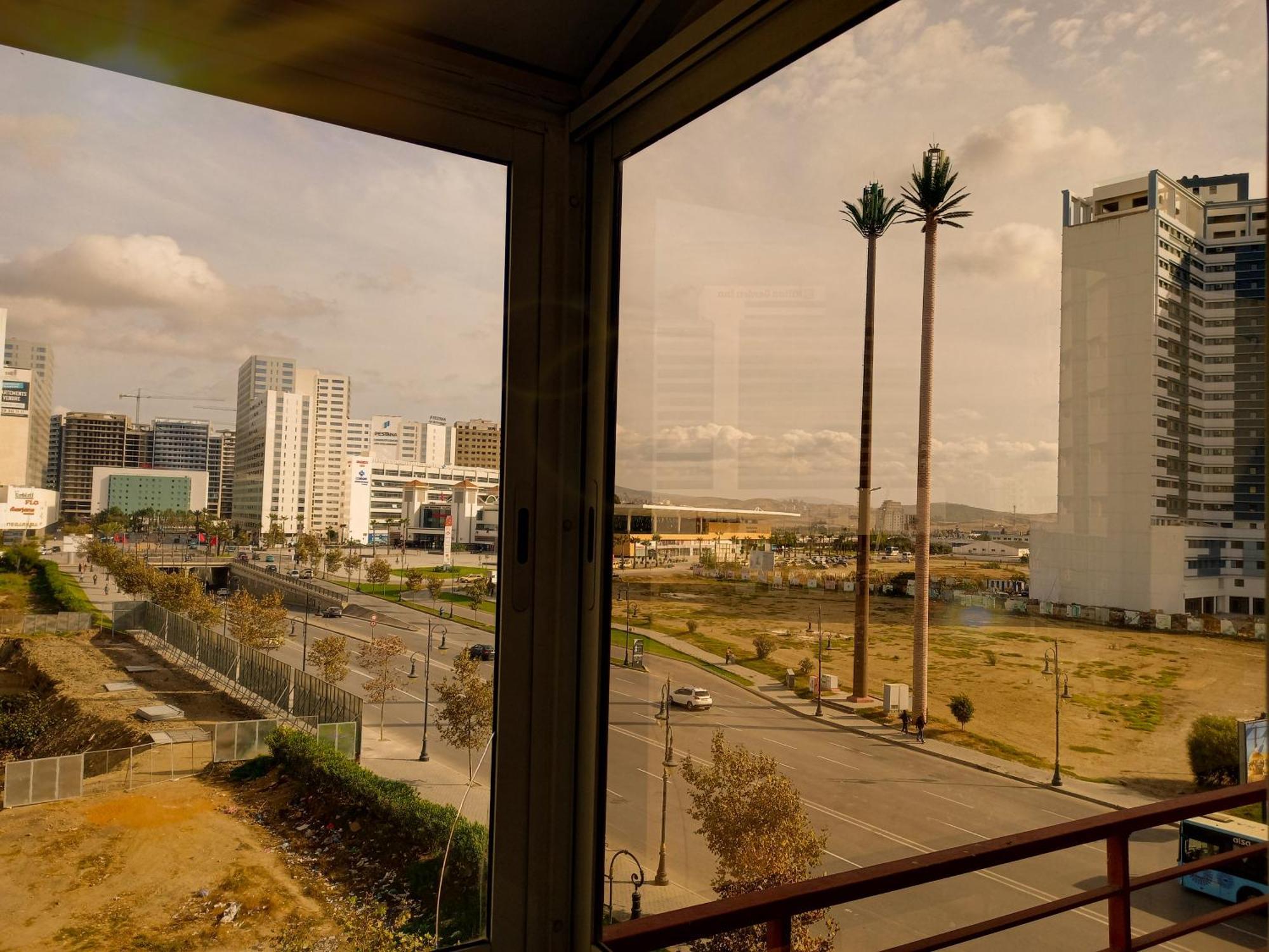 Appartement A Malabata En Face Centre Commercial Megarama & La Gare De Tgv M2 Tanca Dış mekan fotoğraf